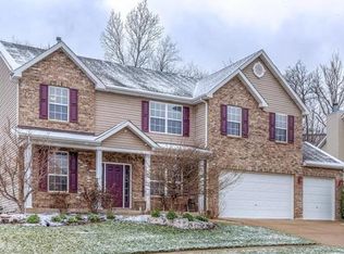 1359 Mosswoods Dr, Fenton, MO 63026