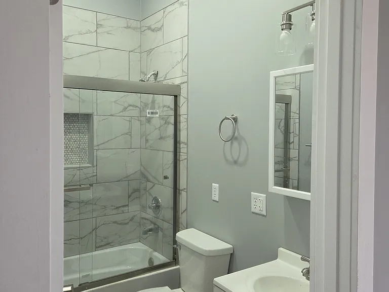 133 W 5th St — Photo 5