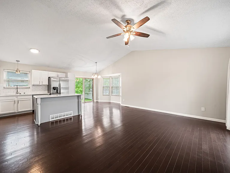 1300 Faunsdale Dr — Photo 18