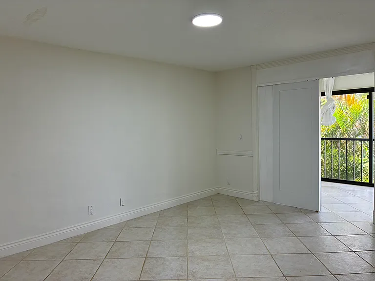 7895 La Mirada Dr — Photo 35