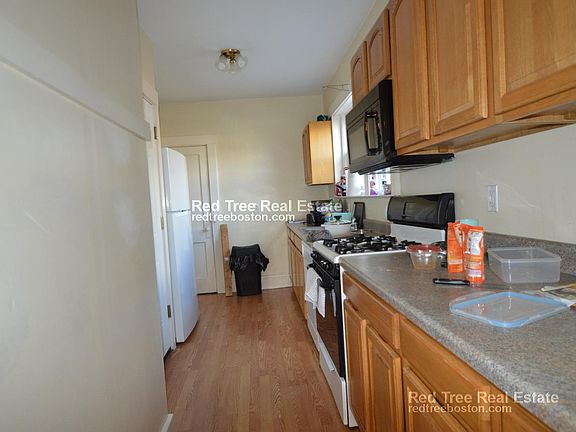 3rd image of 209G Chestnut Hill Ave #1C