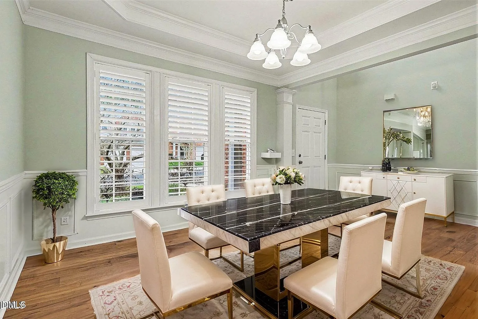 4 bed, 3.5 bath, $3,400 — Photo 2