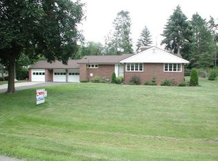 2227 Pembroke Rd, Lansing, MI 48906