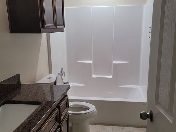 5th image of 4334 Cottage St