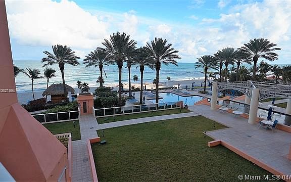 4th image of 19333 Collins Ave APT 502