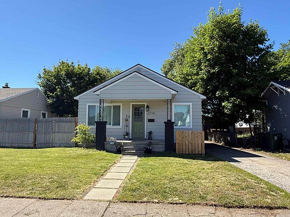 3rd image of 2114 E Rowan Ave