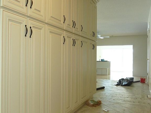 Front Entrance Hall Way Customized Pantry