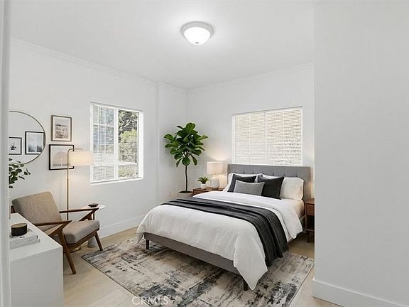 2nd image of 527 Clifton St