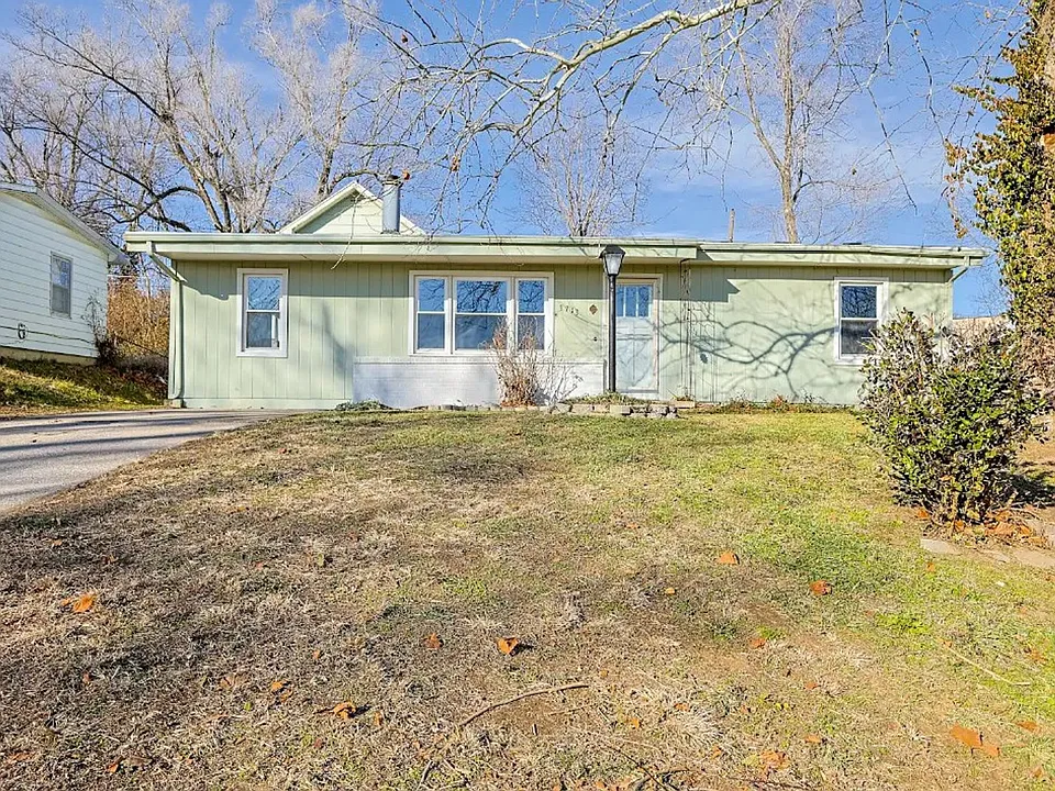 3713 Woodlawn Ter