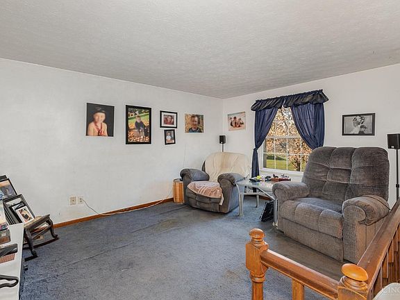 3rd image of 12174 Glencrest Ct
