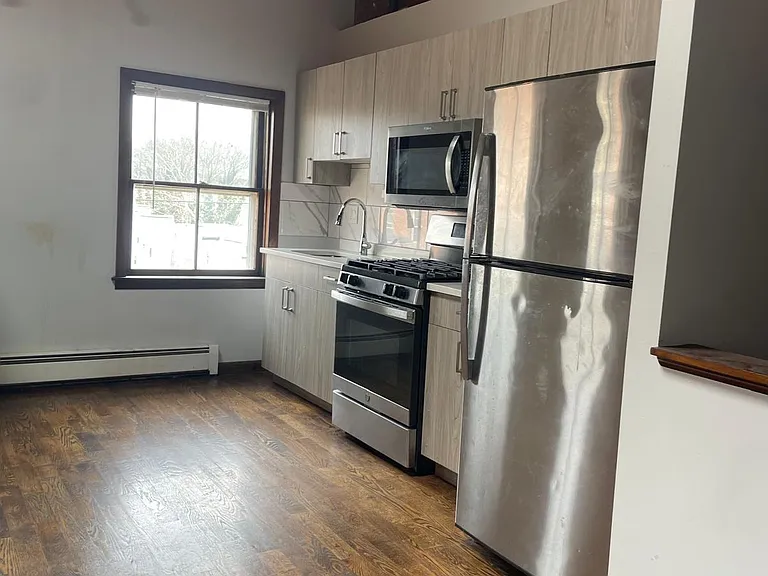 46 Warren St #D — Photo 7