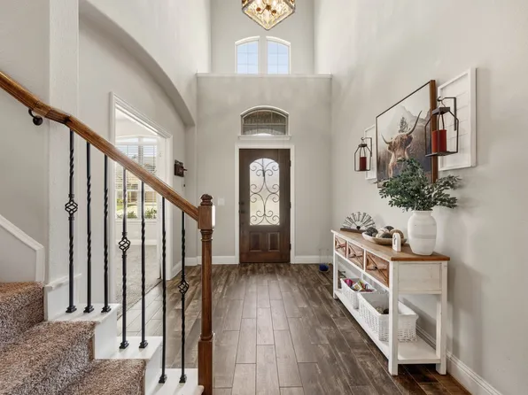 317 Thompson Dr, Van Alstyne, TX 75495