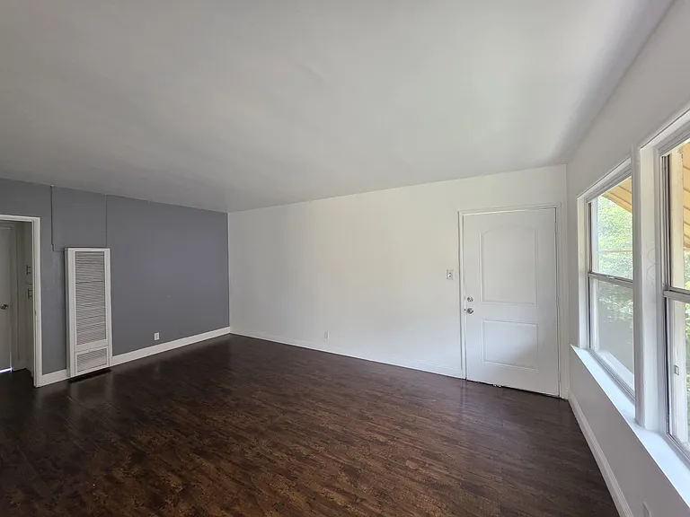 8706 Parthenia Pl #8 — Photo 7