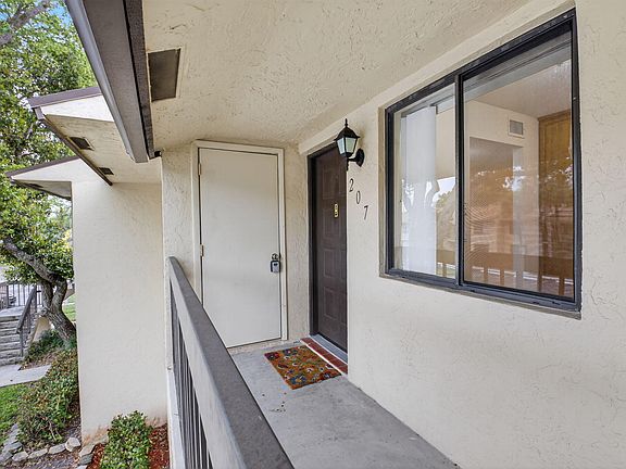 4th image of 21943 Remsen Terrace #207