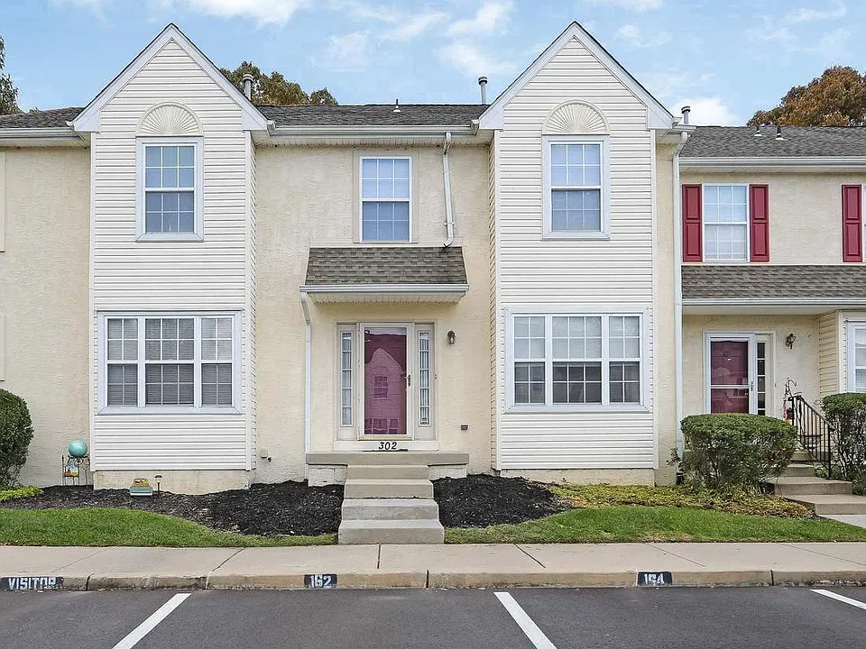 302 Allens Ln
