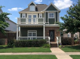 575 N Tennyson Ln, Fayetteville, AR 72704