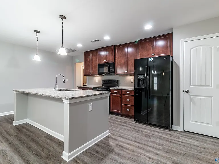 312 Fenrose Dr — Photo 1