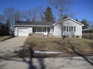 124 Ray St, Poplar Grove, IL 61065