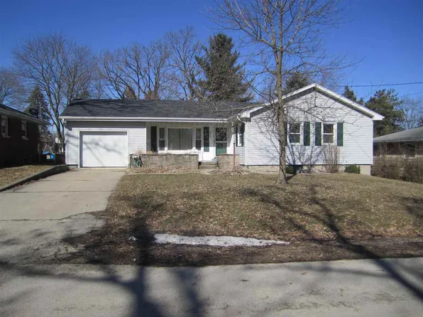 124 Ray St, Poplar Grove, IL 61065