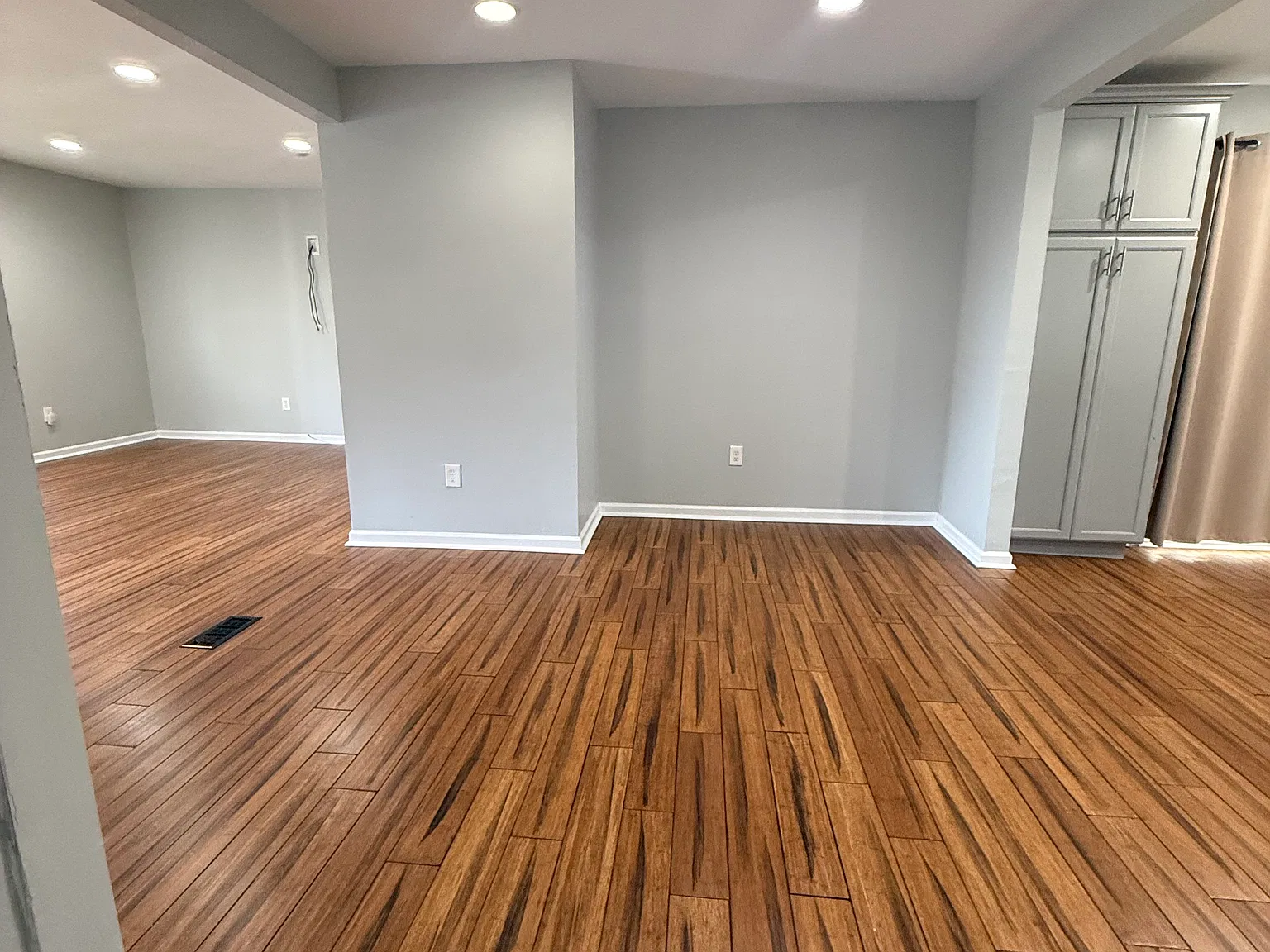 3 bed, 1.5 bath, 1100 sqft, $3,200 — Photo 3