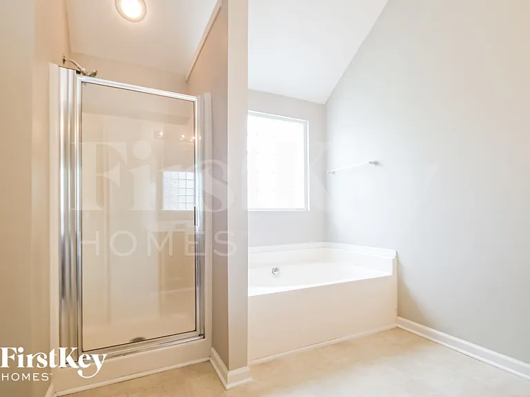 9613 Rothman Ln — Photo 8