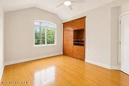 18 Lucy Loop — Photo 30