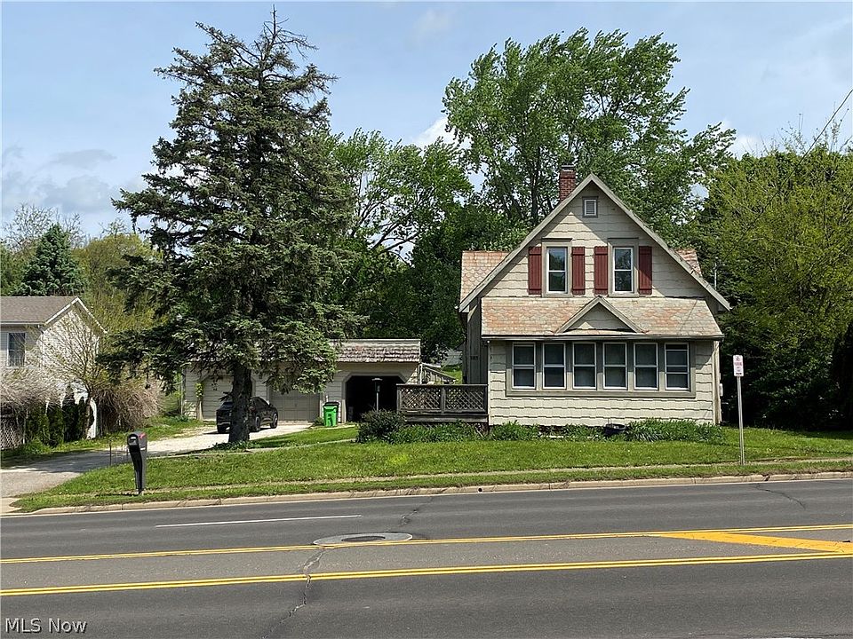 1st image of 1023 Applegrove St NW
