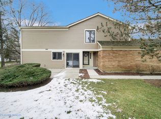 1210 Emerson Ln, Libertyville, IL
