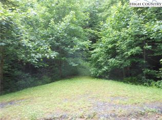 32 Leaning Pine Dr, Lansing, NC 28643