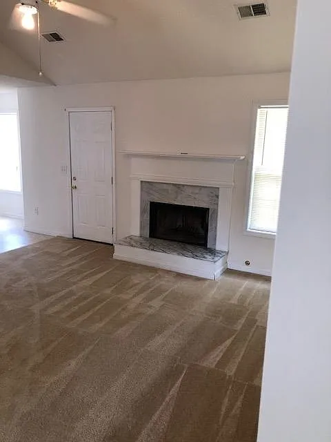 3 bed, 2.0 bath, 1231 sqft, $1,650 — Photo 4