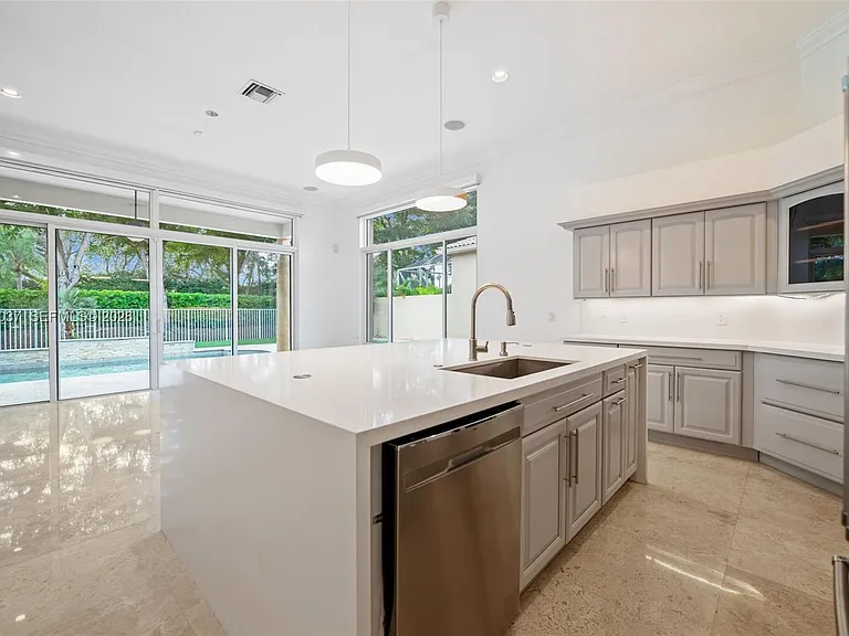 2497 Bay Isle Dr — Photo 12