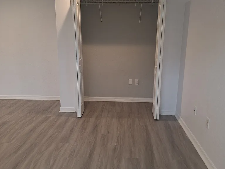 1002 N New Hampshire Ave #1 — Photo 4