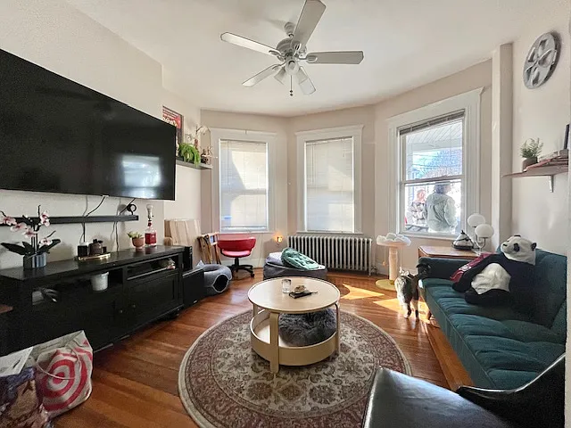 140 Brooks St — Photo 3
