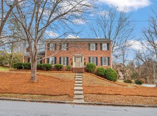 1102 Sweetbriar Rd, High Point, NC 27262