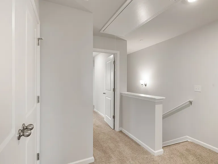 126 Mattie Ct — Photo 12
