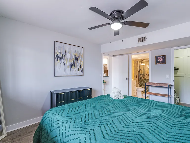S Royal Crest Cir — Photo 15
