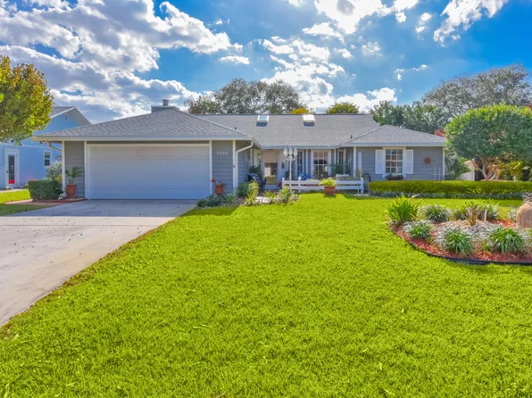 7886 SE Trenton Avenue, Hobe Sound, FL 33455