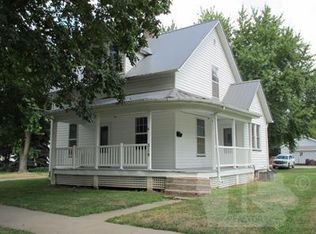 314 N Walnut St, New London, IA 52645
