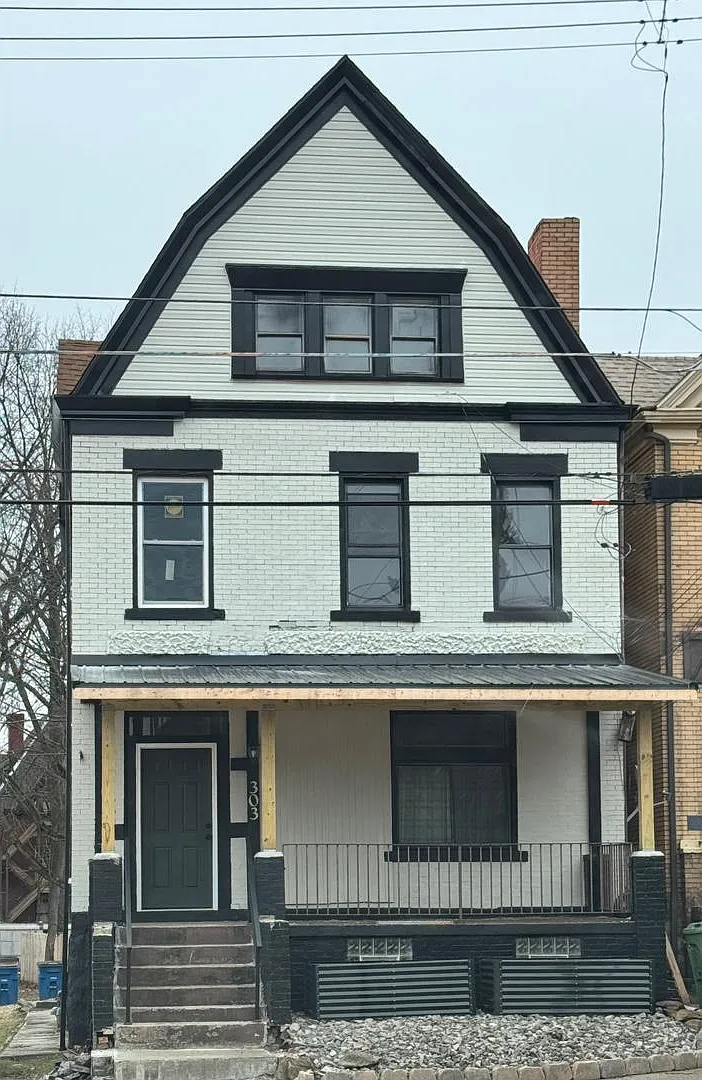 2 bed, 969 sqft, $1,500 — Photo 1