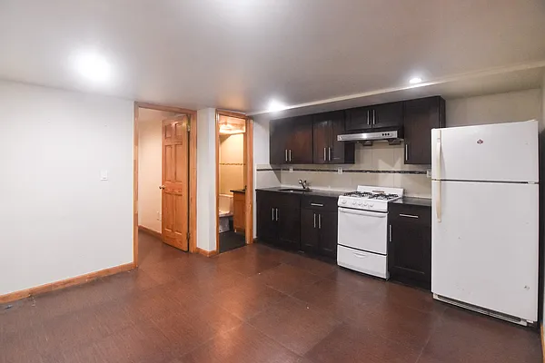 Rented by The Agency | media 21