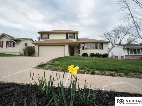 11122 Farnam St, Omaha, NE 68154