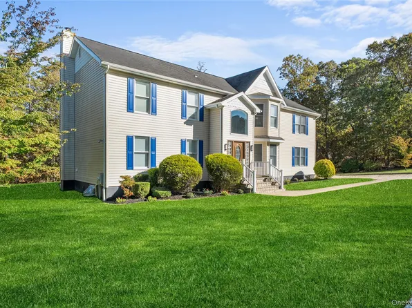 11A Grand Avenue, Yaphank, NY 11980
