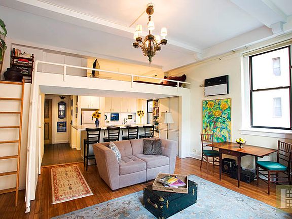 2nd image of 15 W 67th St #3RW