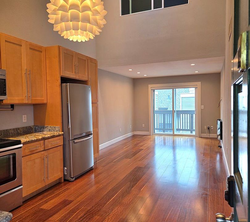 1st image of 3847 Vineyard Ave APT J