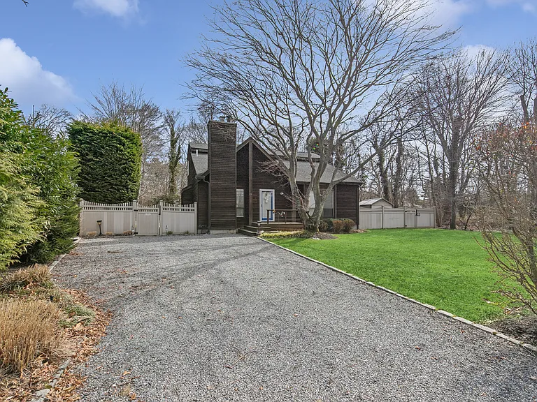 131 Lewis Rd — Photo 4