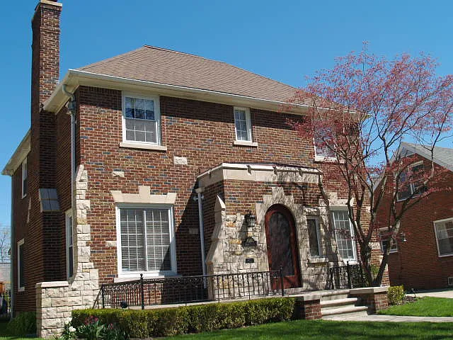 10504 Elgin Ave photo 1