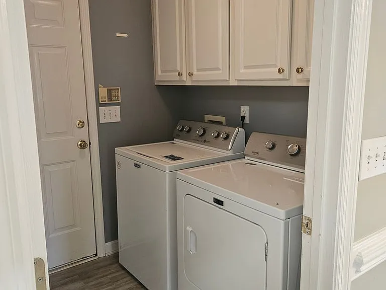 409 Shamus Ct — Photo 9