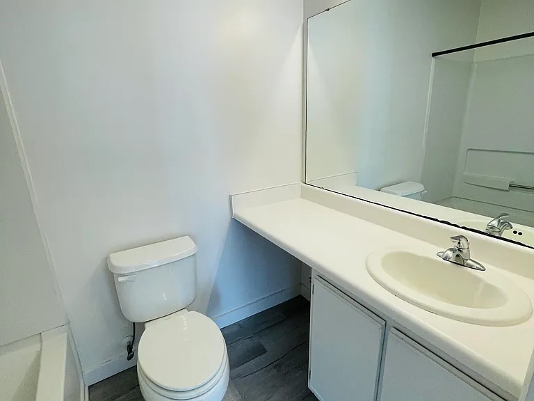 1230 University Ct #204 — Photo 8