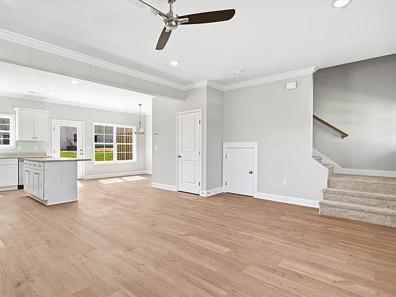 3rd image of 142 Andros Dr