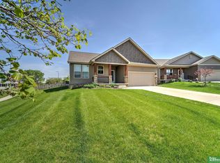 15801 Jardine Cir, Bennington, NE 68007